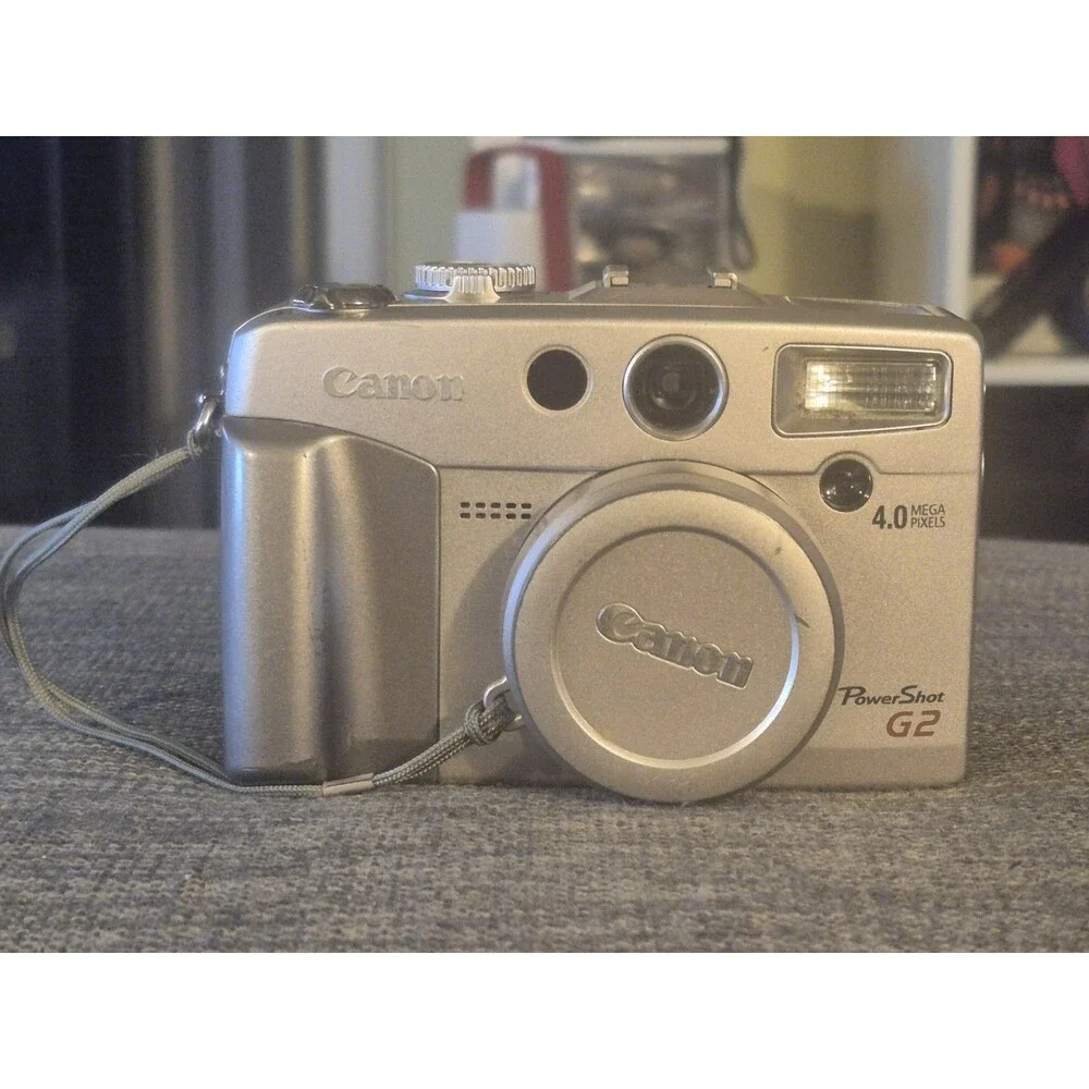 ⭐Canon Powershot G2 Silver 4.0MP 3x Zoom w/ 1 Canon battery + Camera Bag